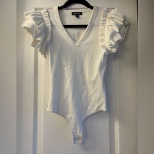 Express women’s xs white ruffle bodysuit